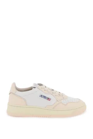 Autry leather medalist low sneakers