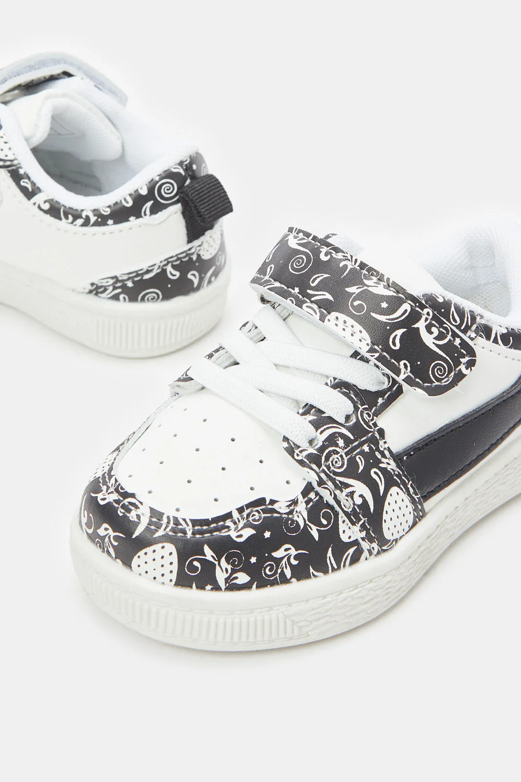 Infant Boys White And Black Printed Sneaker