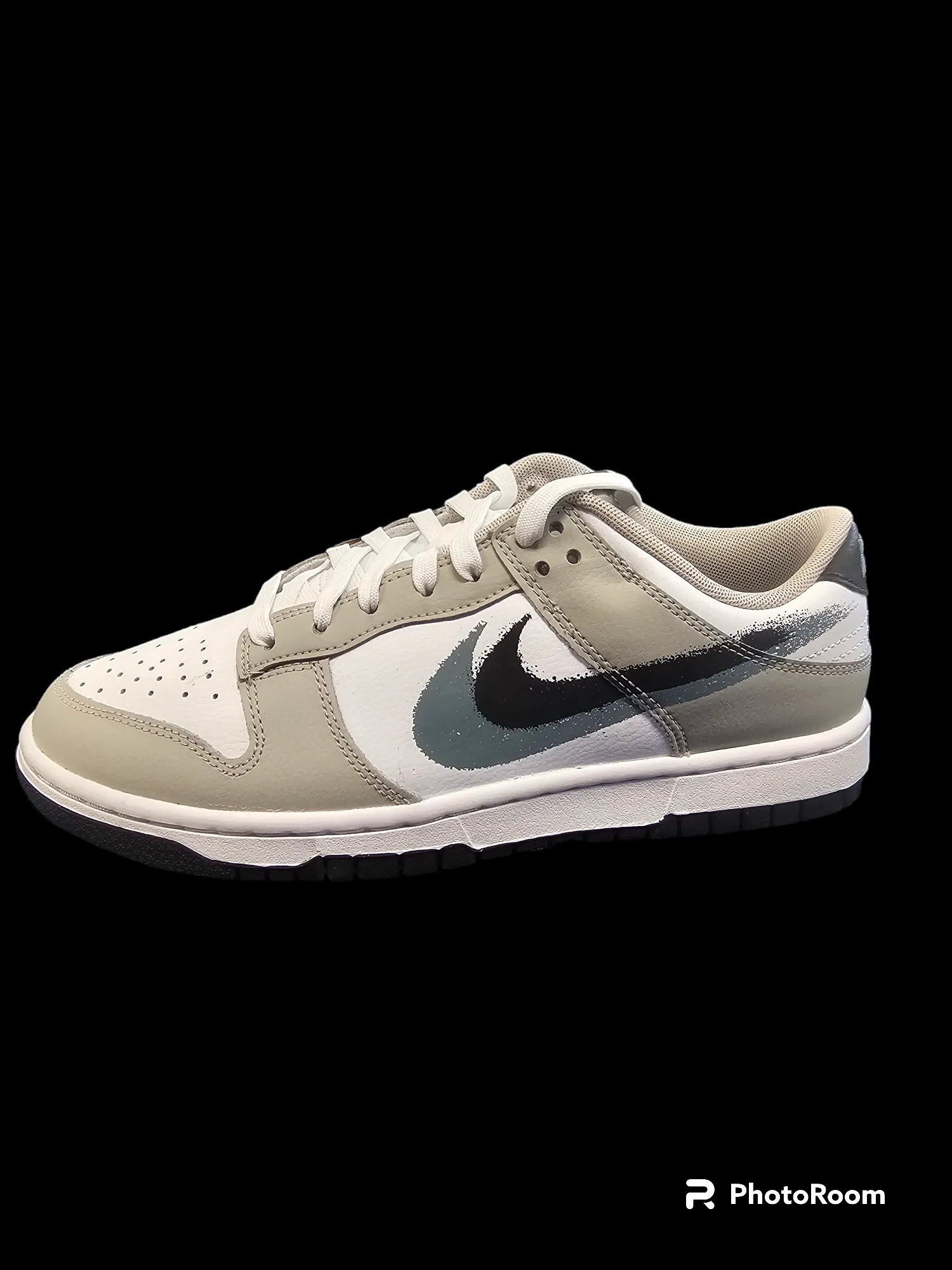 Nike - Dunks - White / Black - Cool Grey