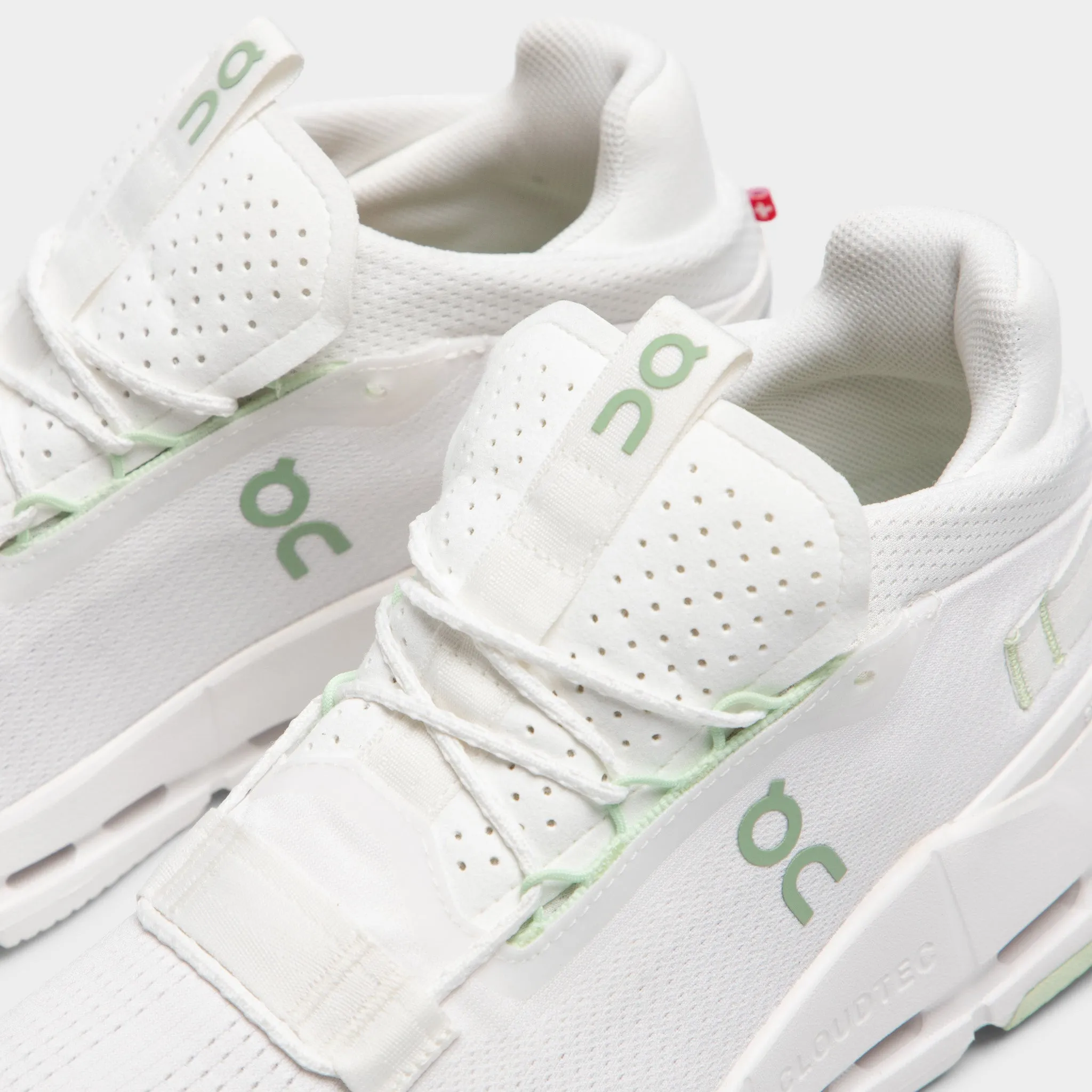 On Women's Cloudnova 2 White / Sage